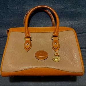 Classic Vintage Dooney & Bourke Satchel!